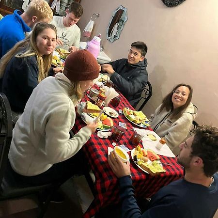 Anmut Hostel Lushoto Екстериор снимка